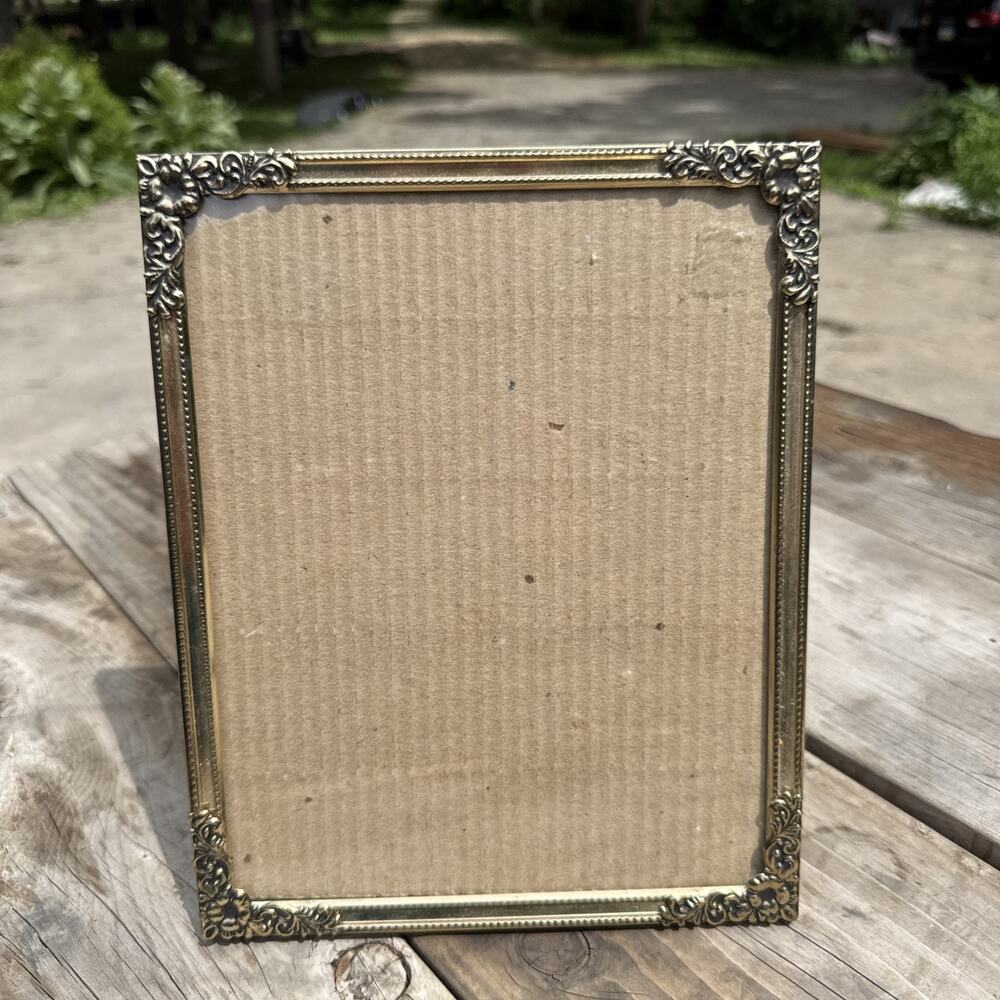 Vtg Intercraft Free Standing Gold Floral Corner Detail Photo Picture Frame 8x10